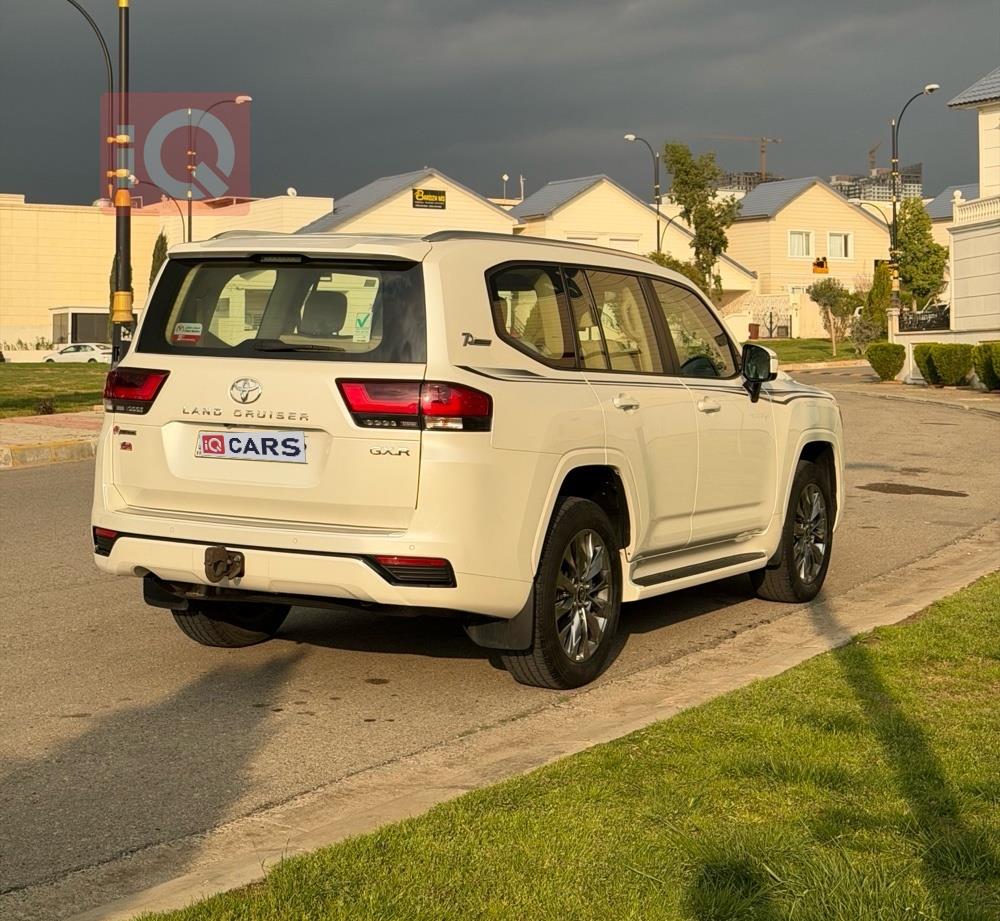 تويوتا لاندكروزر